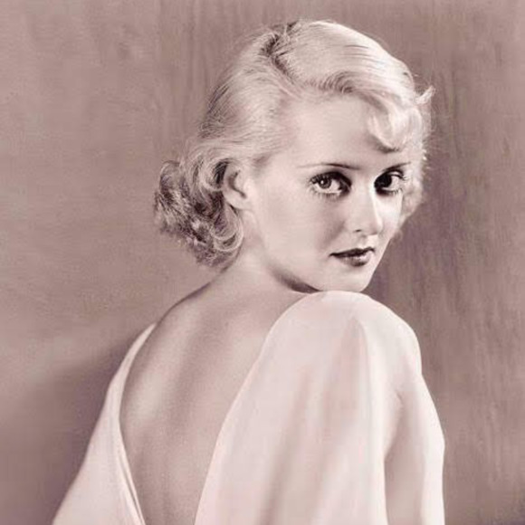 Meet your Posher, Julia - Picture 1 of 1